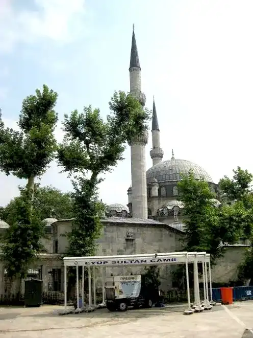 <span class='fs-4 text-warning'>Hazrat Ayub Ansari Razi Allah Anhu - Istanbul, Turkey.</span>